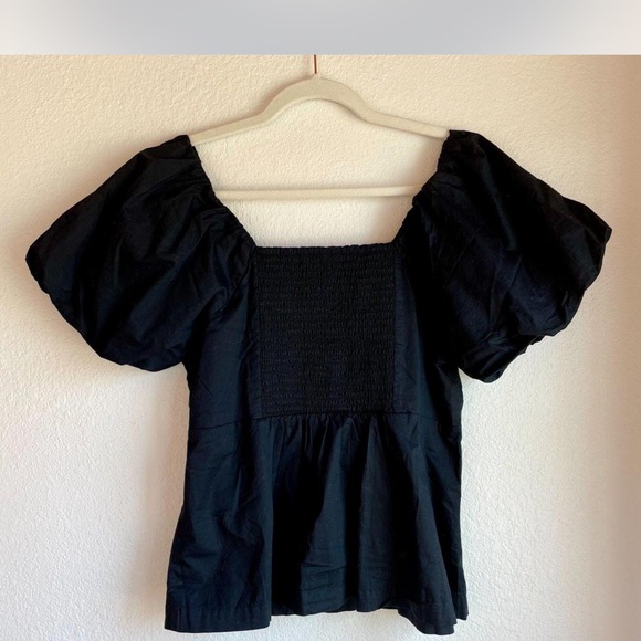 NET beautiful Old Navy top in black - Picture 1 of 4